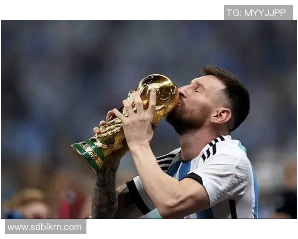 全球十大传奇足球巨星盘点：从贝利到梅西的辉煌历程